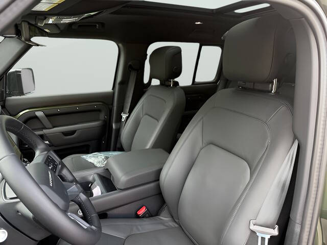 2026 Land Rover Defender 110 P300 S