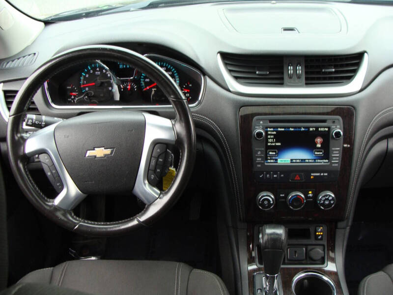 2017 Chevrolet Traverse LT