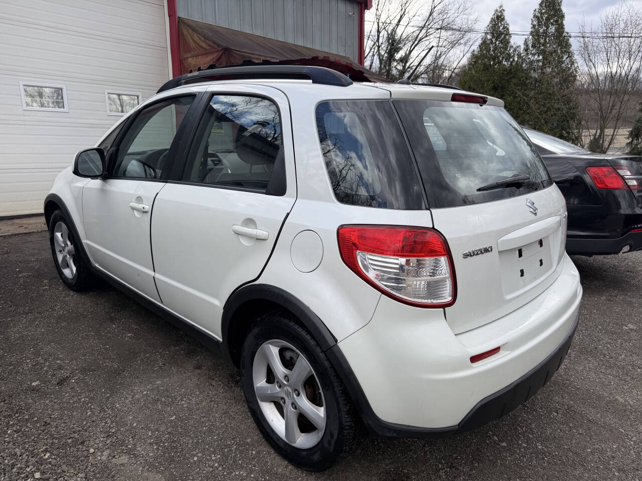 White 2009 Suzuki SX4 Crossover Base Crossover 4dr 4A 2