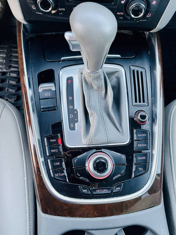 2011 Audi Q5 2.0T quattro Premium Plus