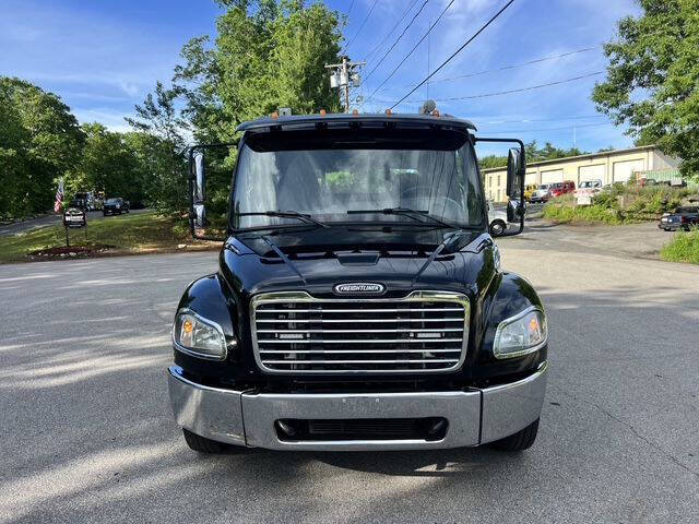 2021 Freightliner M2 106