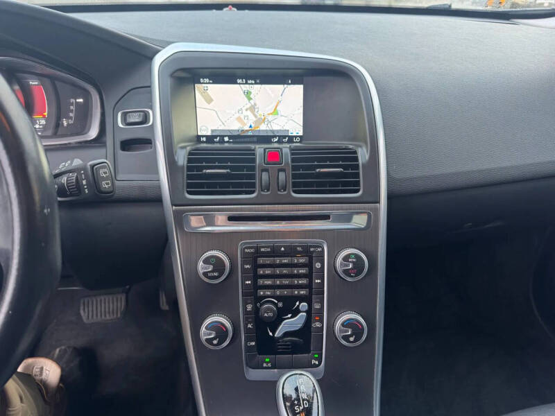 2016 Volvo XC60 T5 Premier