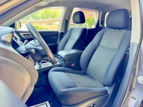 2018 Nissan Pathfinder SV