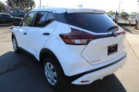 2023 Nissan Kicks S