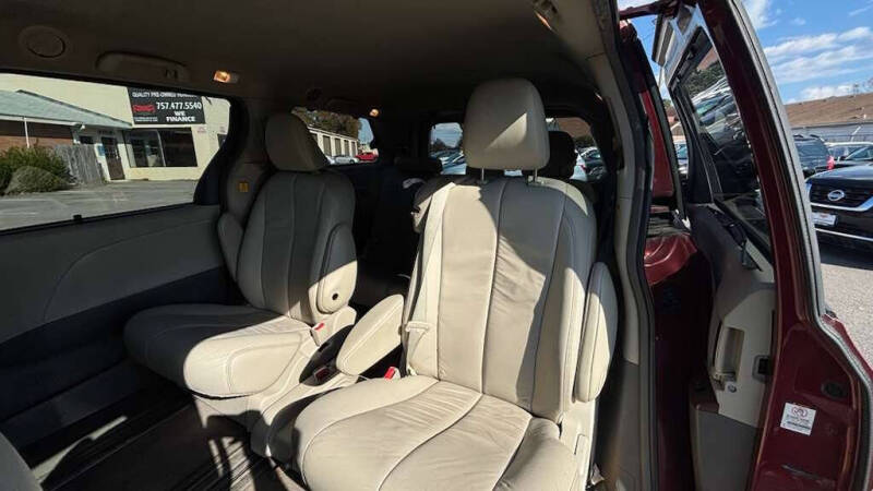 2012 Toyota Sienna XLE 8-Passenger