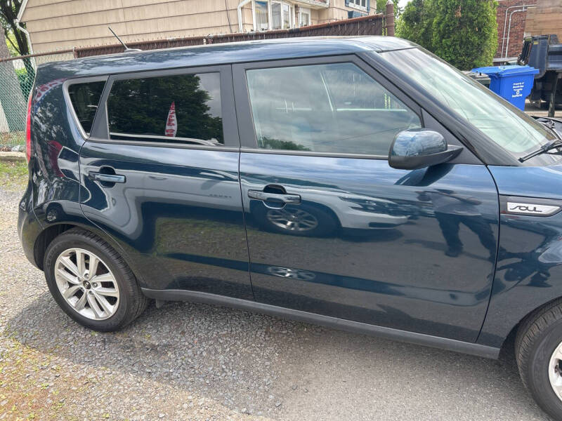 2017 Kia Soul +