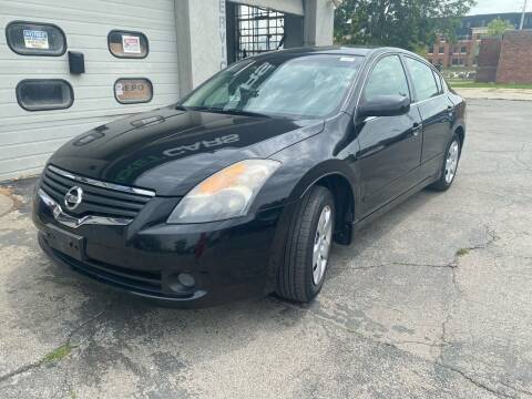 2008 Nissan Altima for sale at Rocket Cars Auto Sales LLC in Des Moines IA