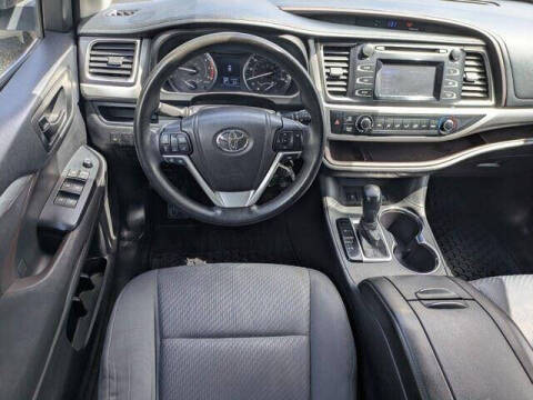 2014 Toyota Highlander LE