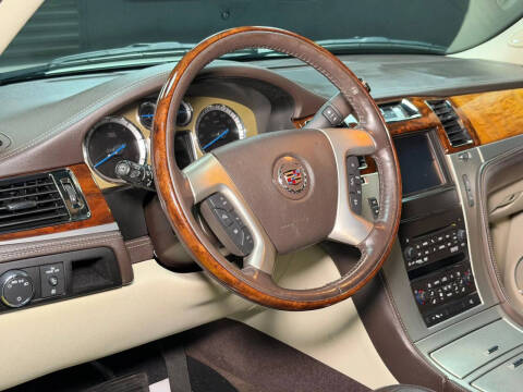 2012 Cadillac Escalade Platinum Edition