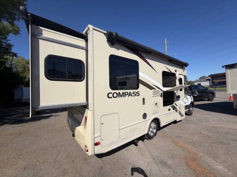 2016 Thor Motor Coach COMPASS