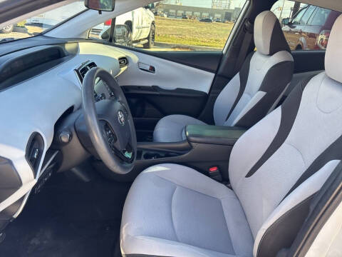 2021 Toyota Prius LE