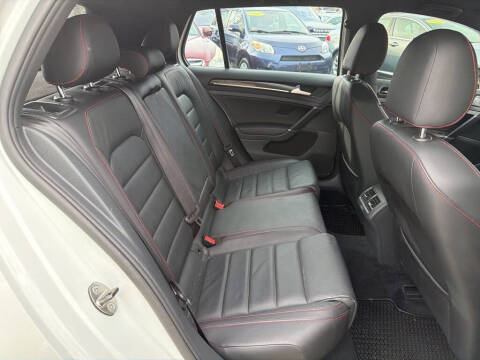 2017 Volkswagen Golf GTI SE