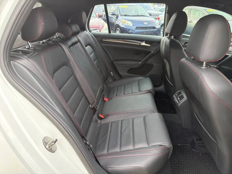 2017 Volkswagen Golf GTI SE