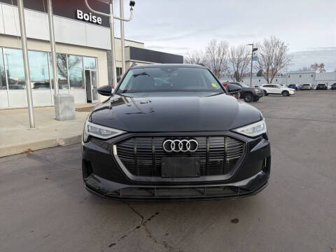 2021 Audi e-tron quattro Premium