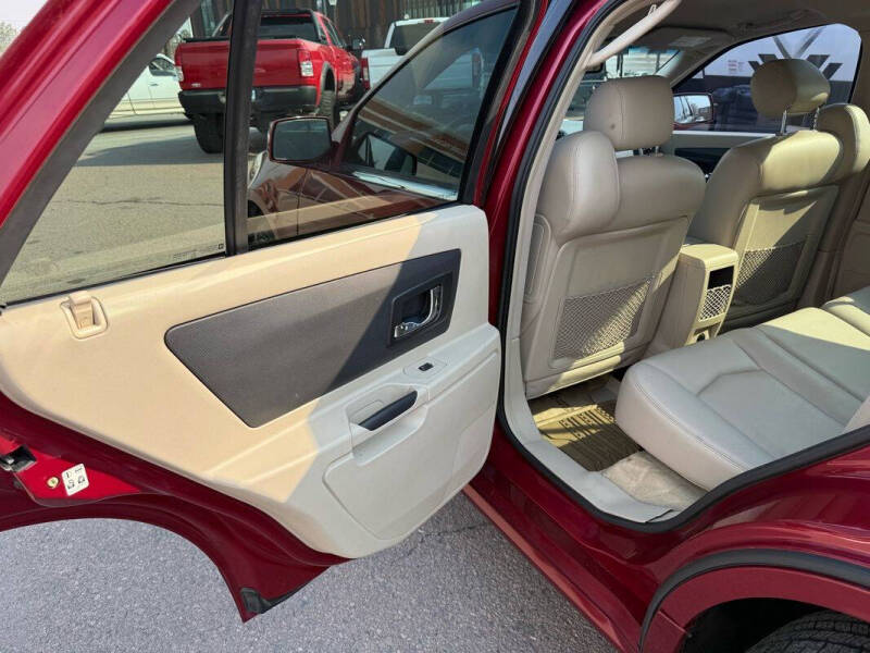 2004 Cadillac SRX