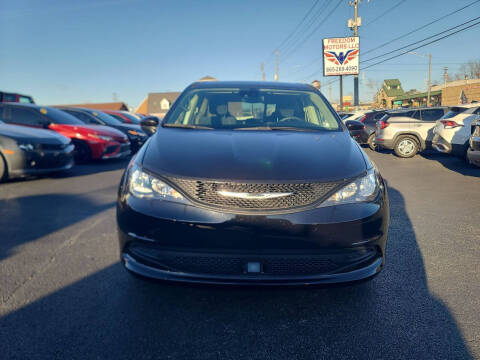 2023 Chrysler Voyager LX