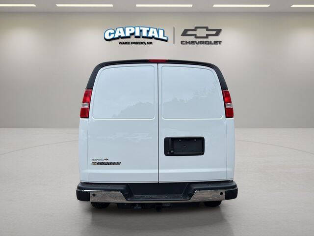 2025 Chevrolet Express 2500