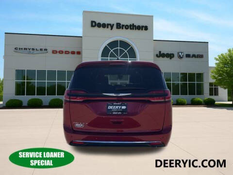2026 Chrysler Pacifica Select
