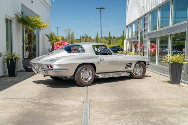 1967 Chevrolet Corvette 12