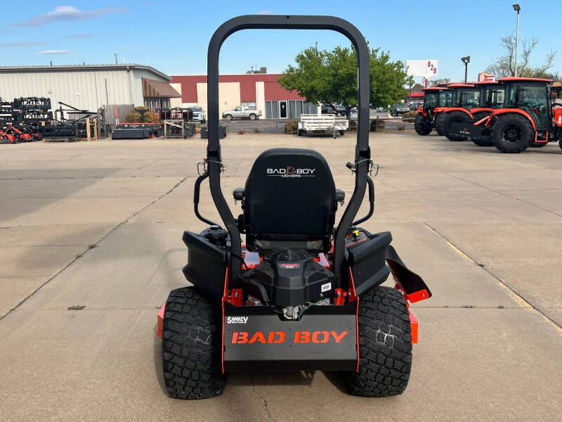 Bad Boy Maverick 60