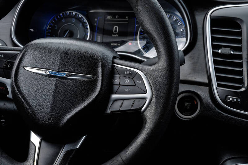 2016 Chrysler 200 Limited