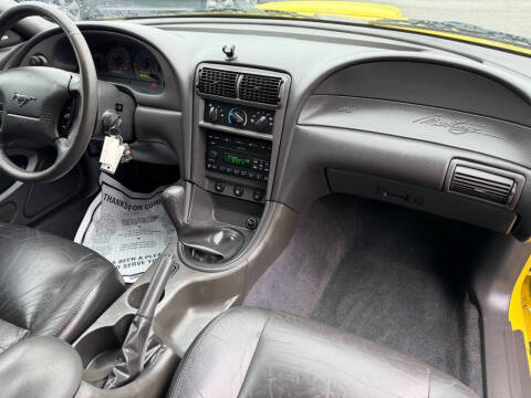 2002 Ford Mustang GT Deluxe