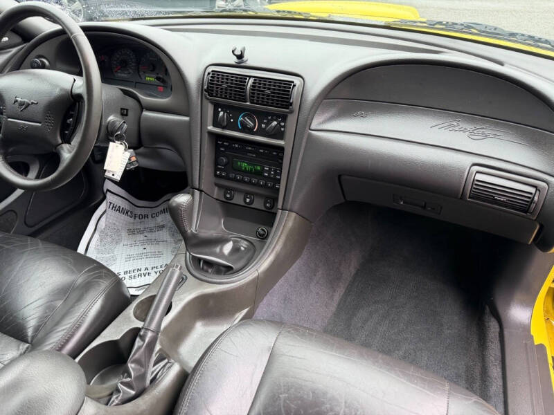 2002 Ford Mustang GT Deluxe