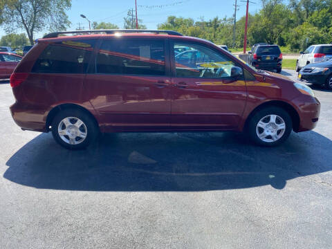 2006 Toyota Sienna LE 8 Passenger