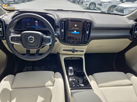 2026 Volvo XC40 B4 Plus