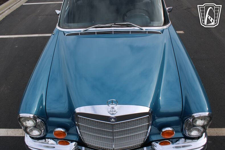 1973 Mercedes-Benz 280-Class
