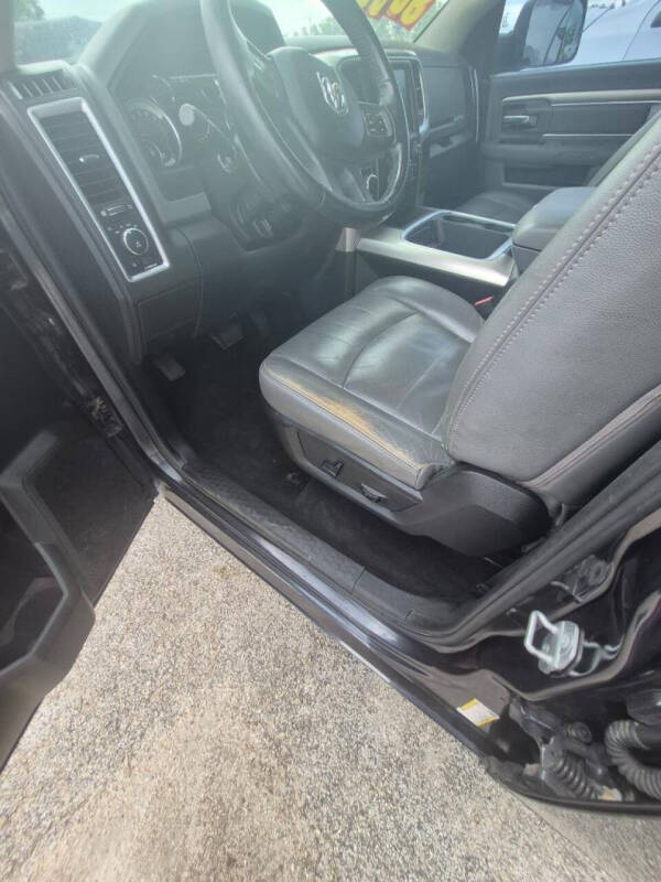 2016 RAM 1500 SLT