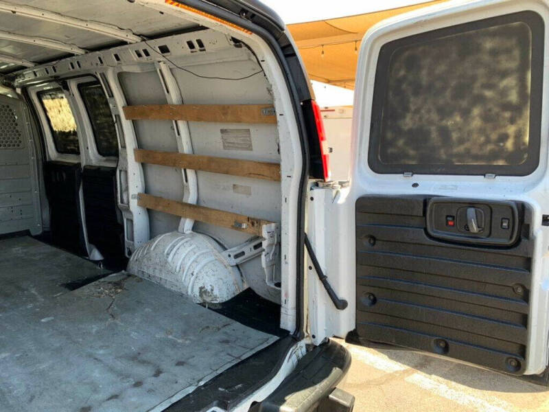 2017 GMC Savana 2500