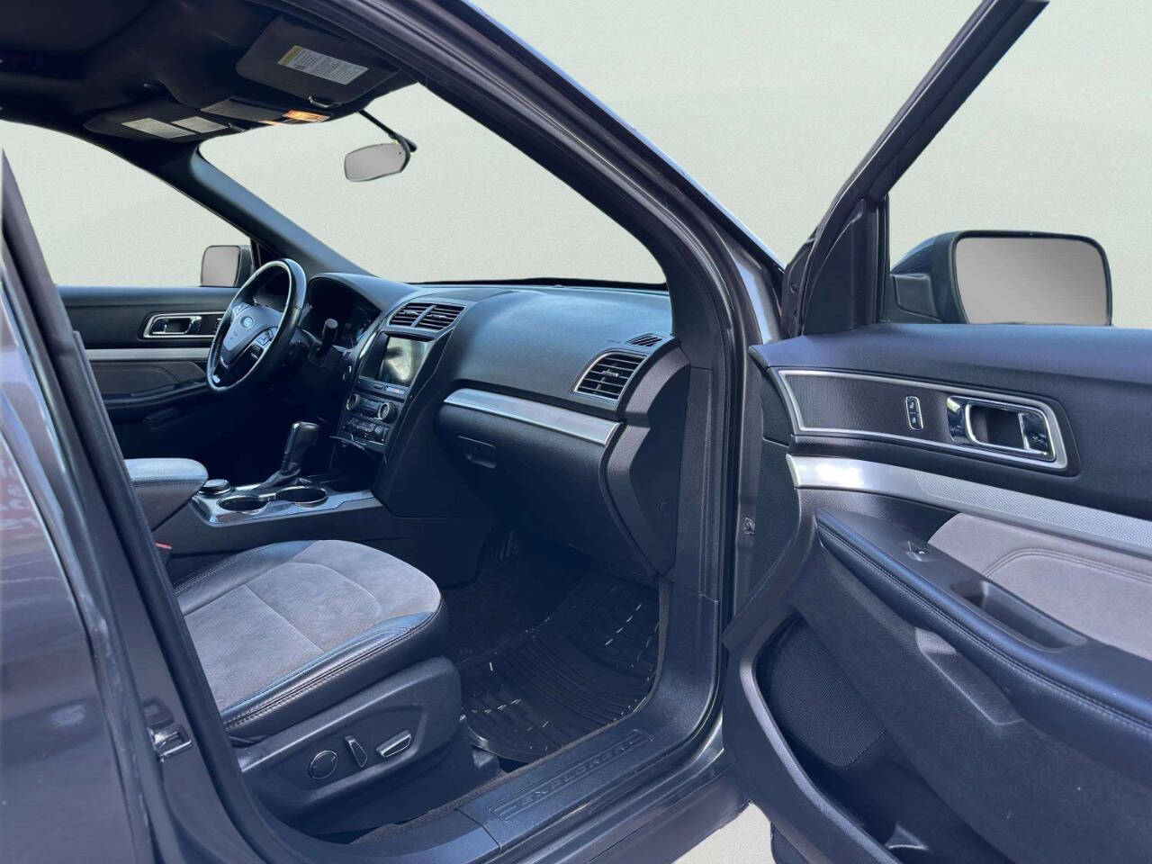 FordExplorer17
