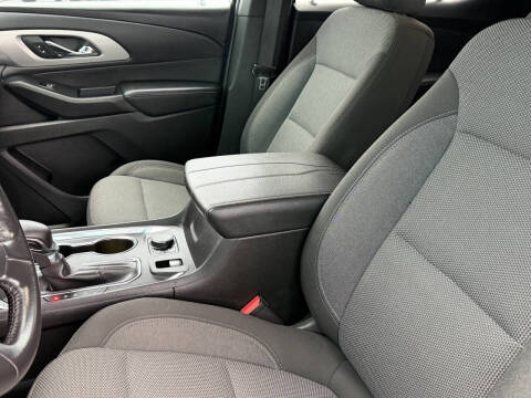 2022 Chevrolet Traverse LT Cloth