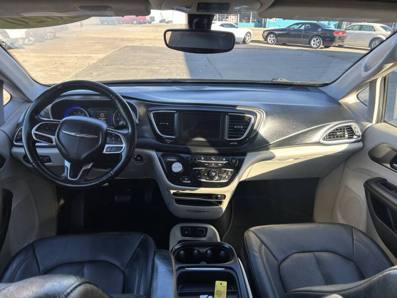 2020 Chrysler Pacifica Touring L