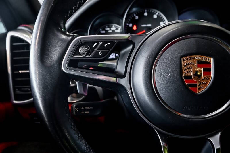 2018 Porsche Cayenne Platinum Edition