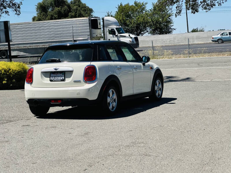 2015 MINI Hardtop 4 Door Cooper