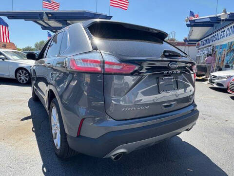 2022 Ford Edge Titanium