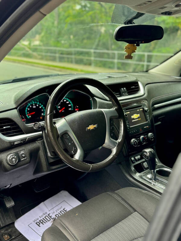 2017 Chevrolet Traverse LT