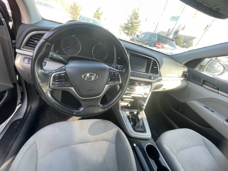 2017 Hyundai Elantra SE photo 5