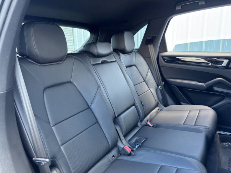 2022 Porsche Cayenne E-Hybrid