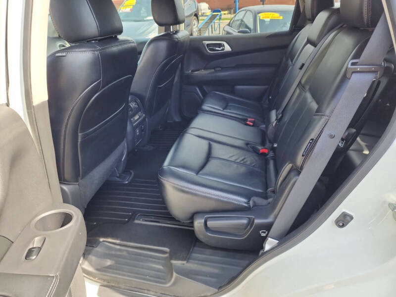 2018 Nissan Pathfinder SL