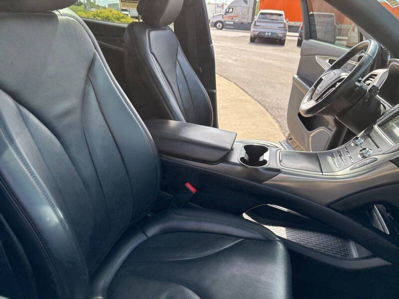 2020 Lincoln Nautilus Reserve