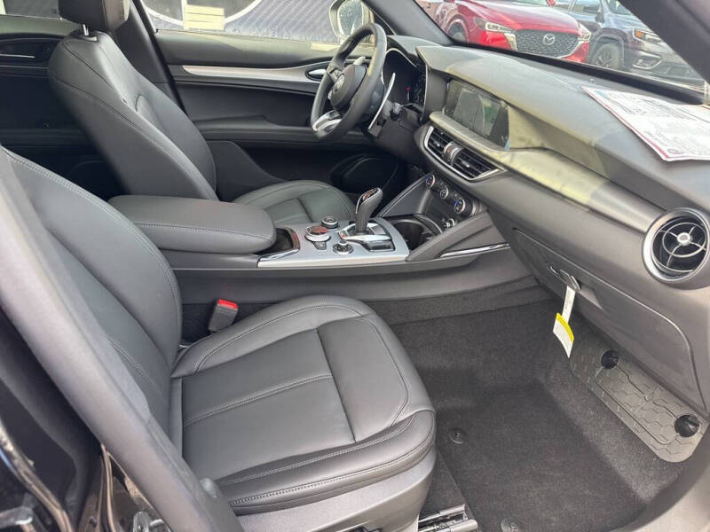 2025 Alfa Romeo Stelvio