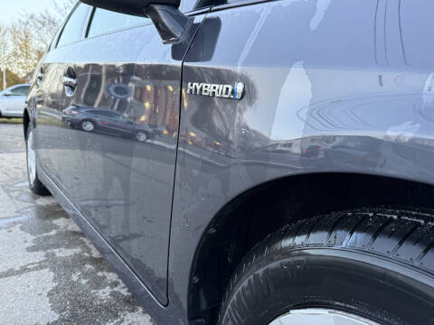 2010 Toyota Prius III