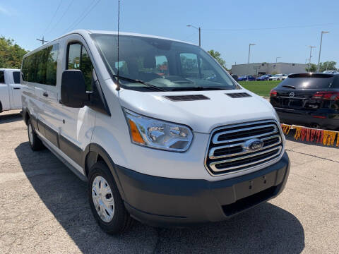 ford 40 passenger van
