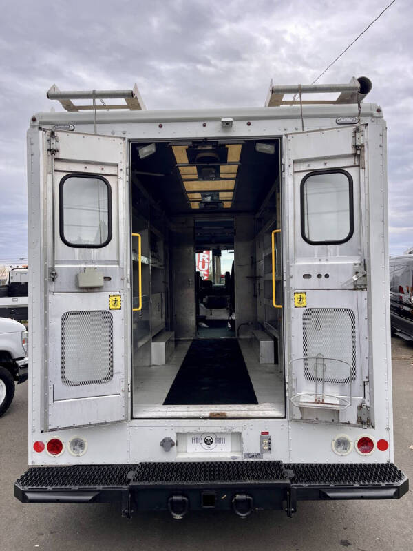 2016 Freightliner MT55 Chassis