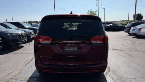 2017 Chrysler Pacifica Touring