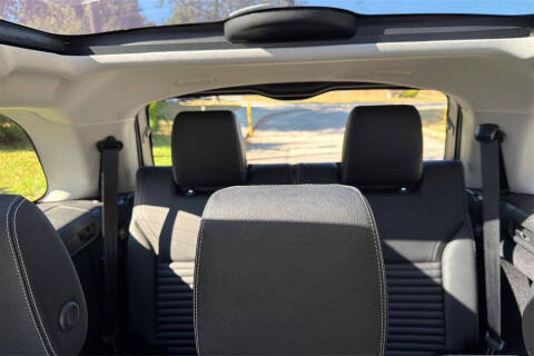 2024 Land Rover Discovery P300 S