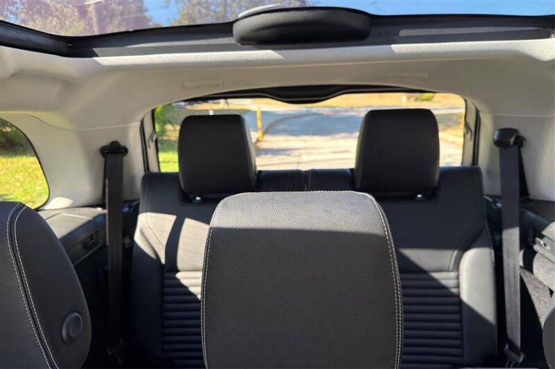 2024 Land Rover Discovery P300 S